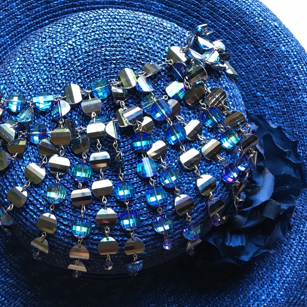 Swarovski Pageant-Worthy Cascade Necklace of Scarce Wisteria Pagoda Crys… - Picture 8 of 12